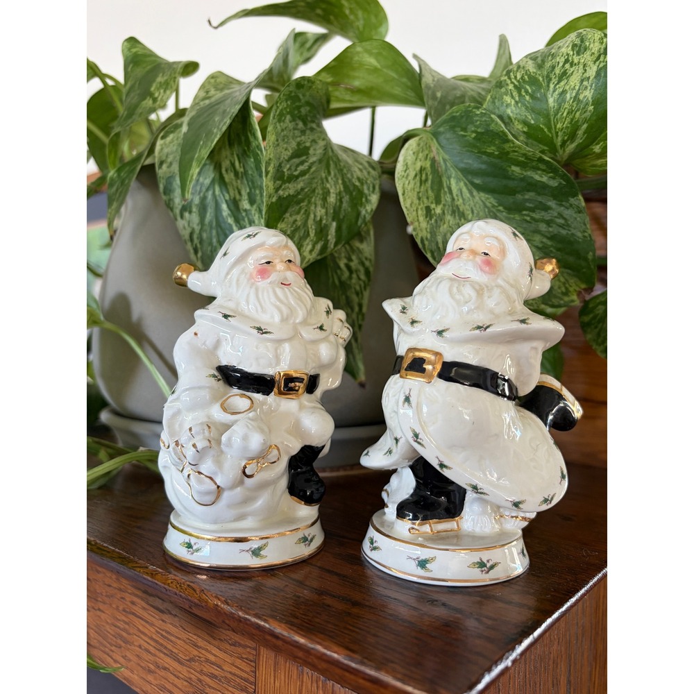 Holly Holiday Ceramic Santa Claus Salt and Pepper Shaker Set White Gold Trim